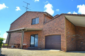 Seaview Townhouse 2 - Bring your own linen., South West Rocks